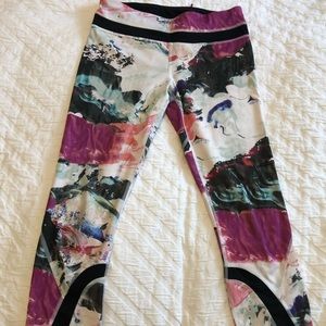 Lululemon run inspire pigment wave crops